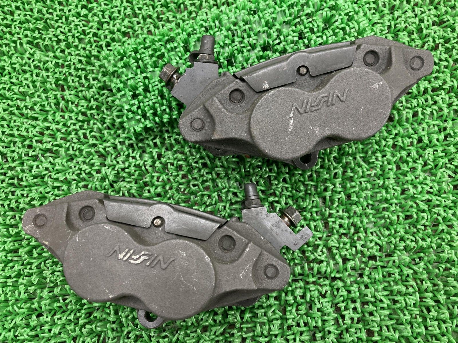 VFR400R NC30 フロントフォーク　キャリパーマウント付き VFR400R フロントブレーキキャリパー 左右 ホンダ 純正 バイク