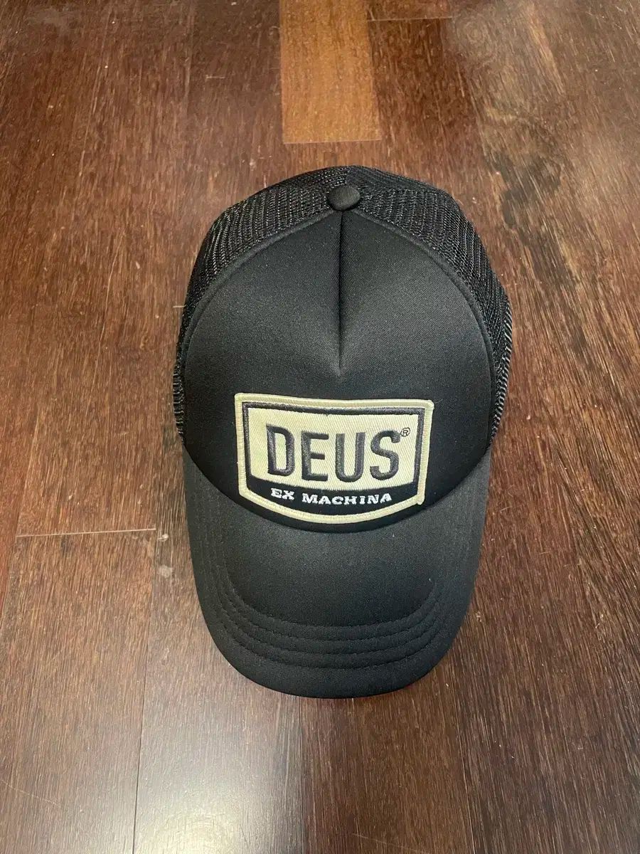 DEUS EX MACHINA デウスエクスマキナ トラッカー 帽子