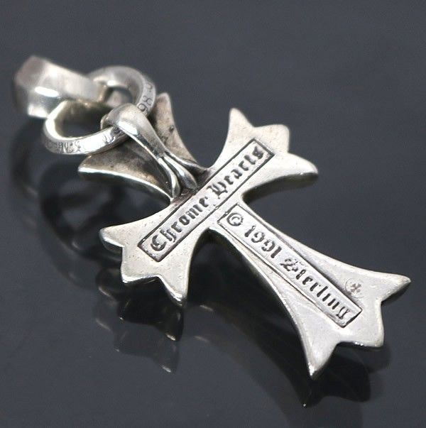 CHROME HEARTS 銀座店 クロムハーツ スモールCHクロス ウィズ ベイル