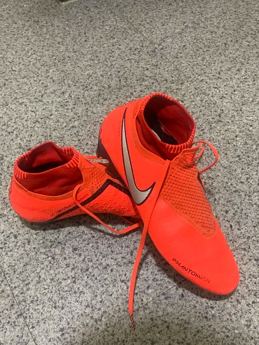 サッカーシューズ 275