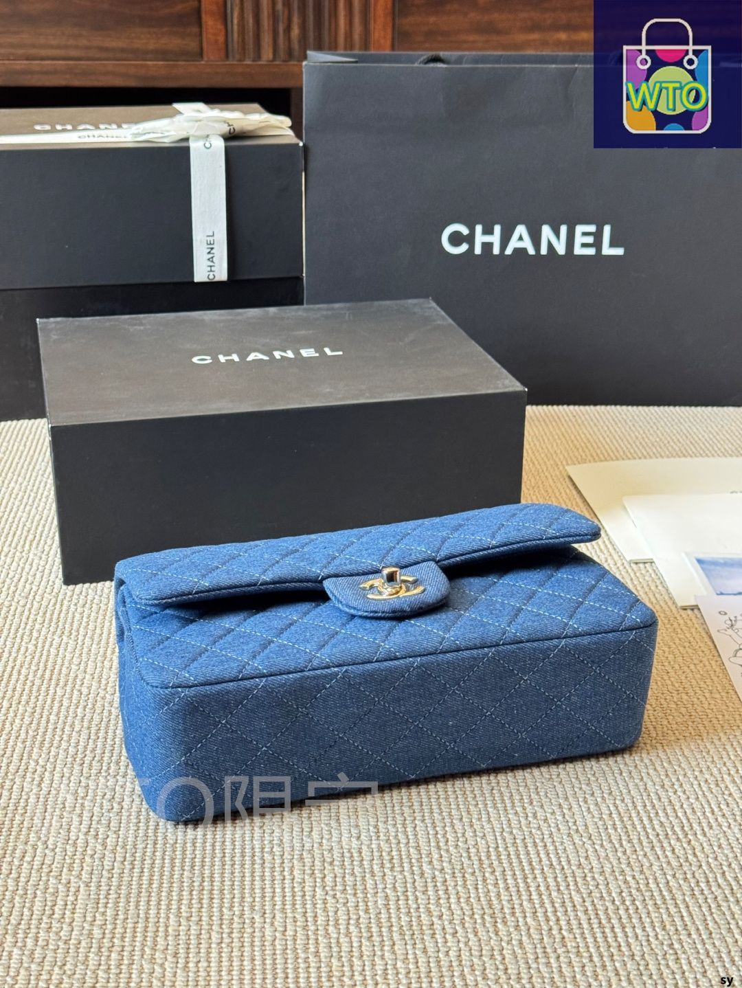 3/31まで値下げ　【未使用】シャネル　 ストライプ ドット　水色　幅9.5cm 今日特価】Chanel シャネル クラシックフラップ シリーズ 復古的