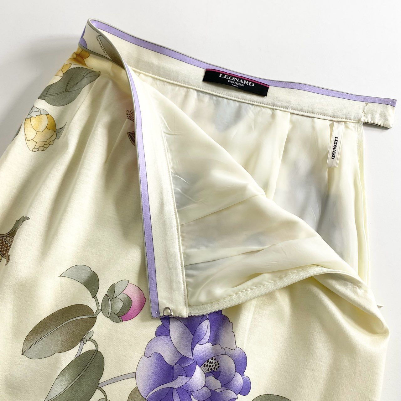 37e26-15 《美品》 LEONARD レオナール 美しい花柄プリント 花柄
