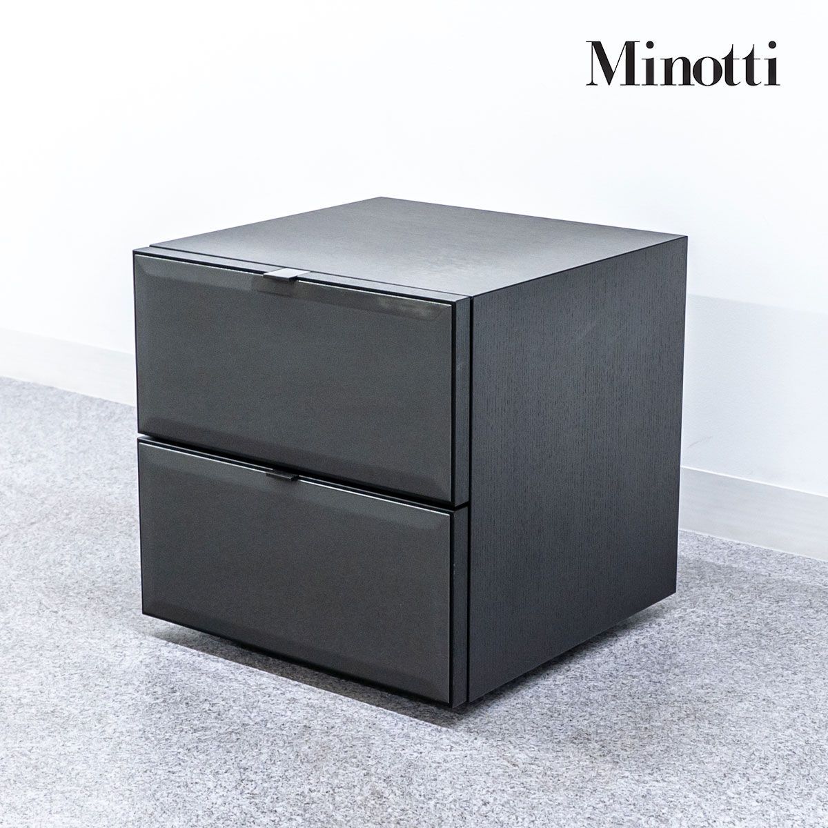 展示品 Minotti ミノッティ Morrison モリソン ベッドサイド チェスト キャビネット 収納 木製 ブラック ロドルフォ ドルドーニ 定価112万