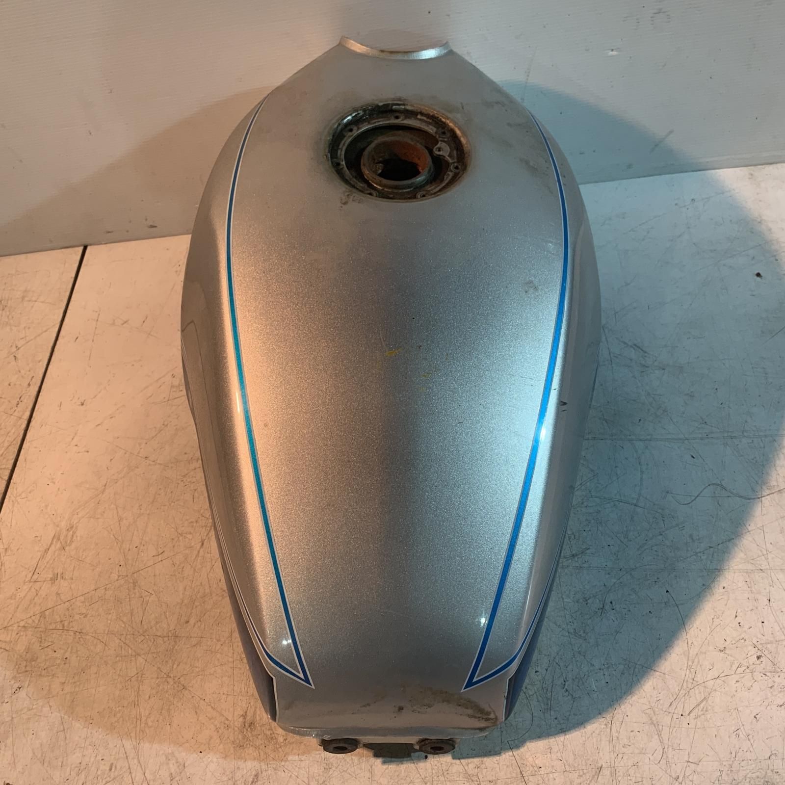 KAWASAKI ゼファー400 タンク - メルカリ