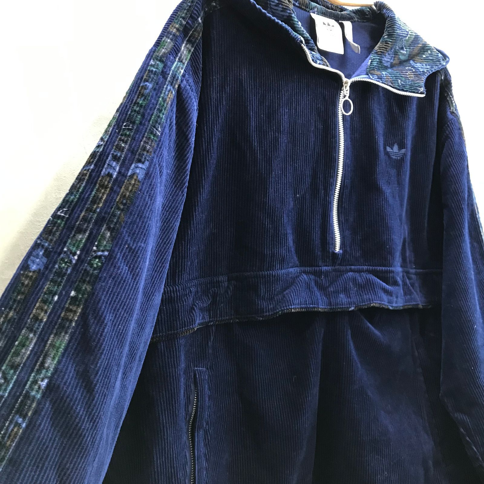 adidas ロゴ刺繍入りコーデュロイ　ハーフジップ　プルオーバー　M 楽天市場】 【公式】アディダス adidas 返品可 ライフスタイル