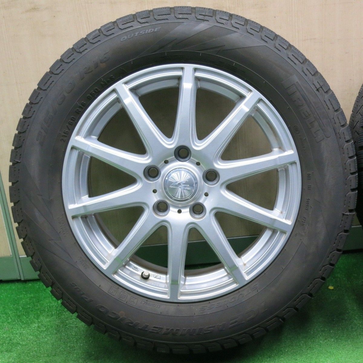 20年製・溝ありピレリ アイス アシンメトリコ プラス　205 55 16