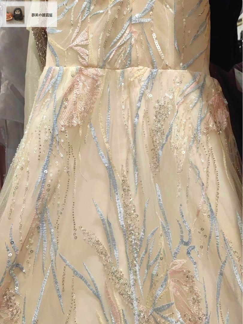 オシャレなデザインのビジューにスパンコール付き