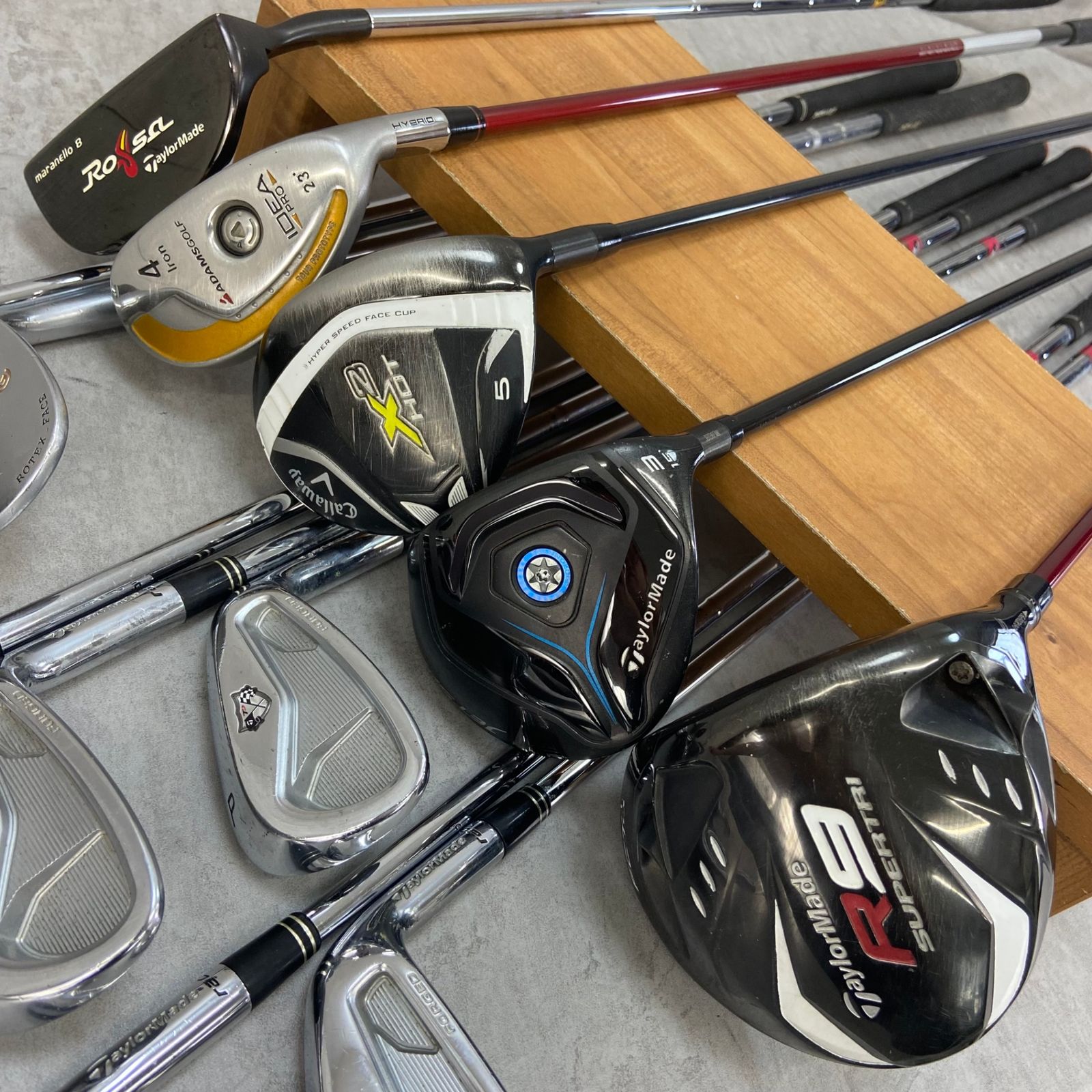 テーラーメイドヤマハメンズゴルフ12本セット右利き用キャディバッグ