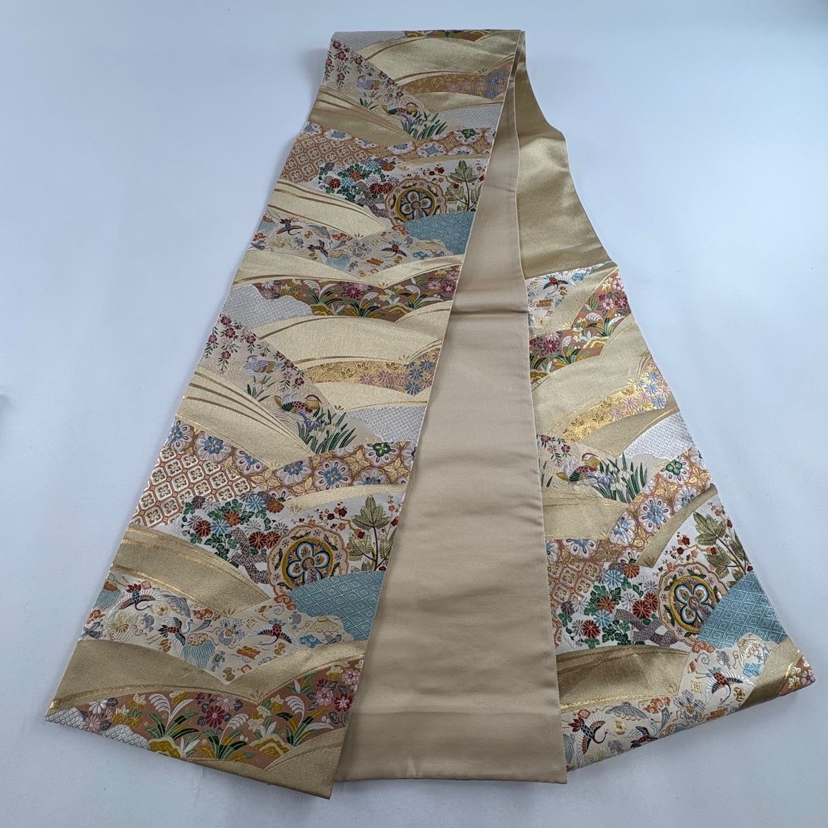 袋帯 美品 秀品 華文 宝尽くし 金糸 箔 金色 六通 正絹 【中古