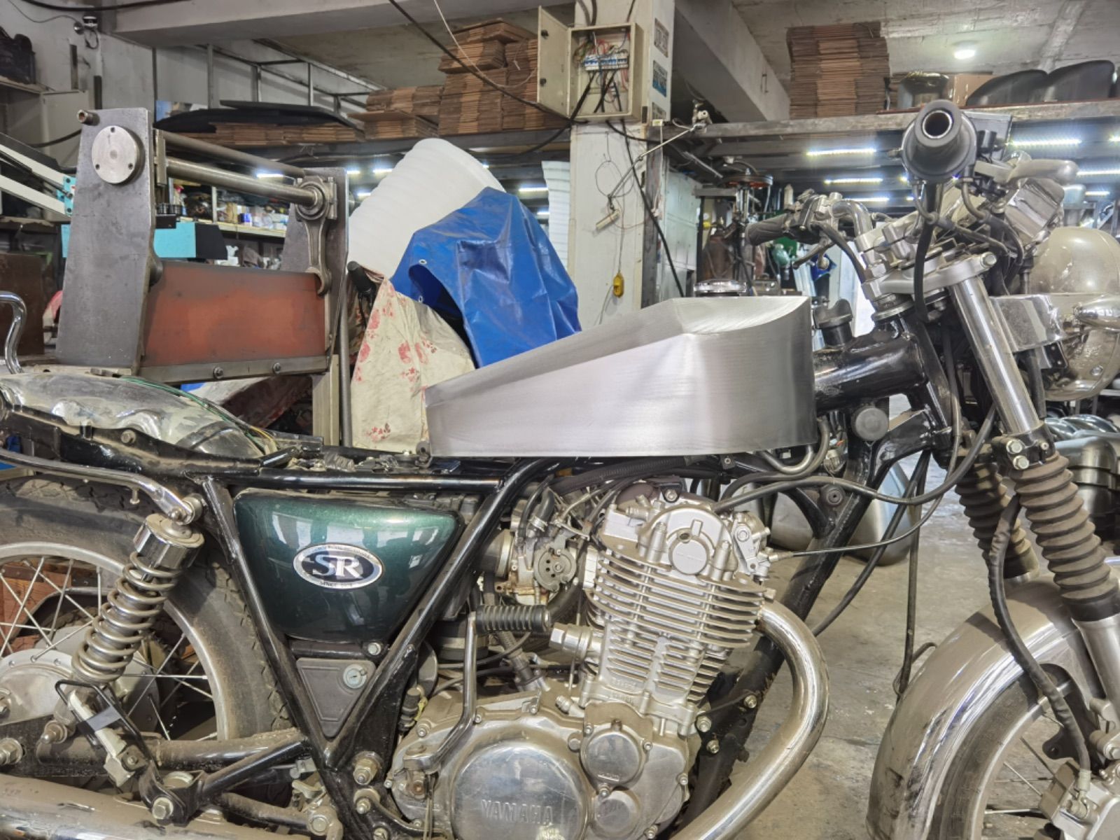 T-75 9L ヤマハ YAMAHA SR400&SR500 コフィンタンク ワンオフ