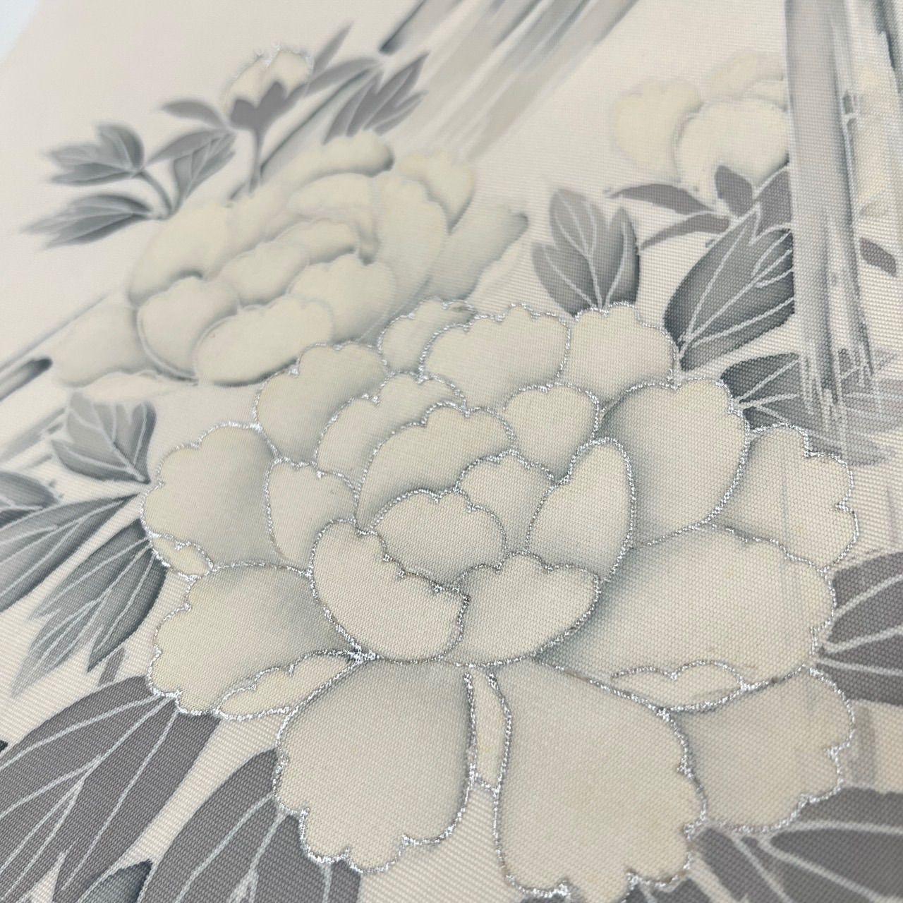 マーガレット 総刺繍 銀彩 フレンチグレイ 九寸名古屋帯 マーガレット 総刺繍 銀彩 フレンチグレイ 九寸名古屋帯 マーガレット