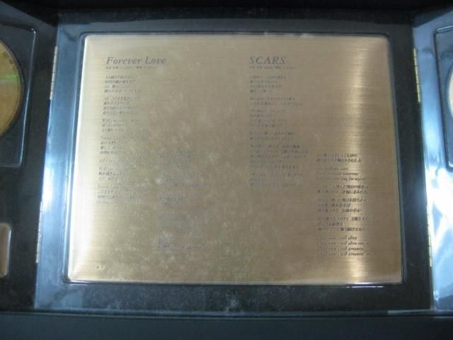 中古品 X JAPAN ゴールド・ディスク・モニュメント Forever love Scars 特製スタンド X JAPAN 限定盤CD ゴールドディスク Forever Love Scars | 音楽