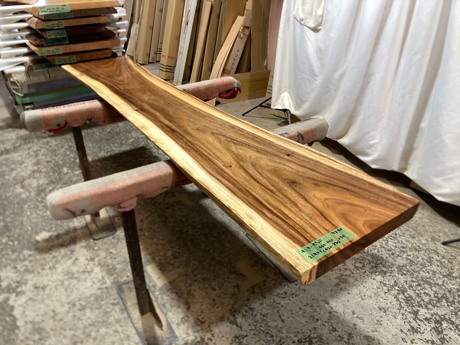 モンキーポッド9290 一枚板無垢 乾燥材 2190ｘ460-410ｘ50mm カウンター センターテーブル 内装 棚 店舗 住宅 インテリア マンション