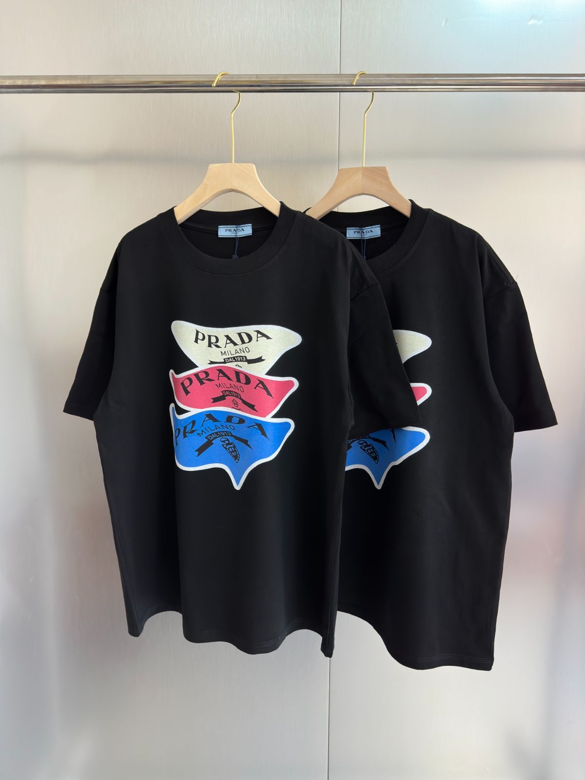 プラダ PRADA カジュアル トライアングル ラウンドネック 半袖 Tシャツ