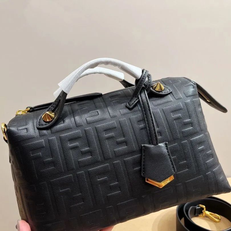 FENDI ショルダーバック