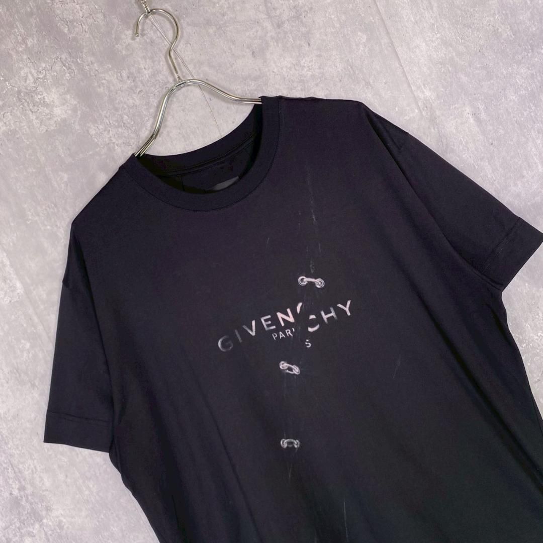 M ロゴプリントTシャツ