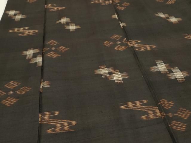 平和屋着物○国指定重要無形文化財 本場久米島紬 手織 吉祥文 正絹  