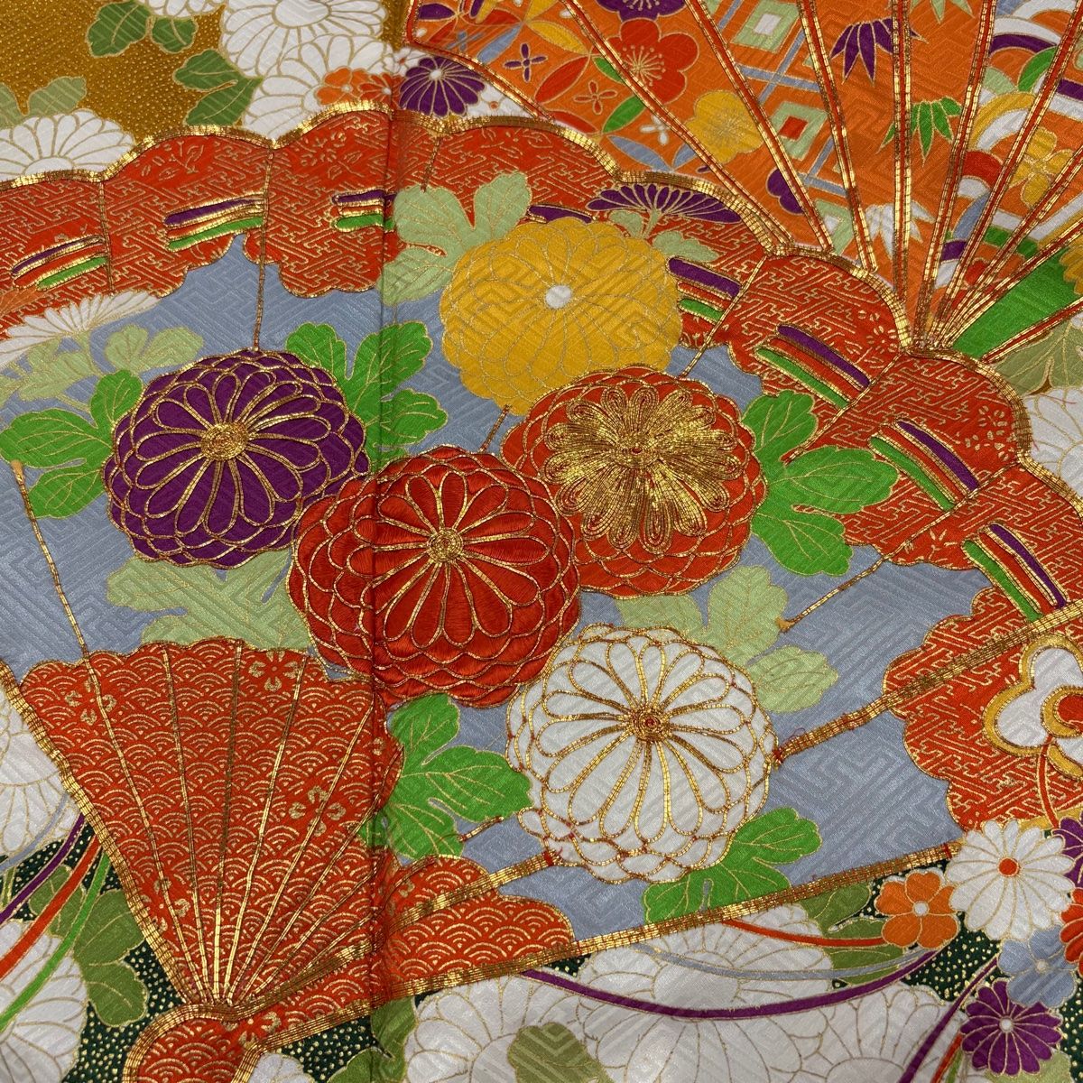 美品 振袖 深い黄緑 扇面 鶴 花文 雪輪 金彩加工 金駒刺繍 身丈154cm 振袖 豪華 金駒 金彩 紋意匠 躾糸 身丈180cm トールサイズ（振袖