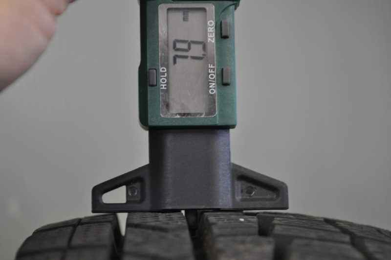 スタッドレスタイヤ