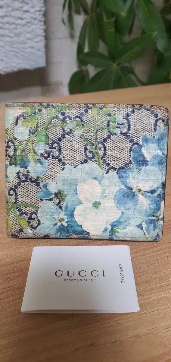 GUCCI グッチ ブルーム 二つ折り財布|財布 正規品 A レベル 感情 O