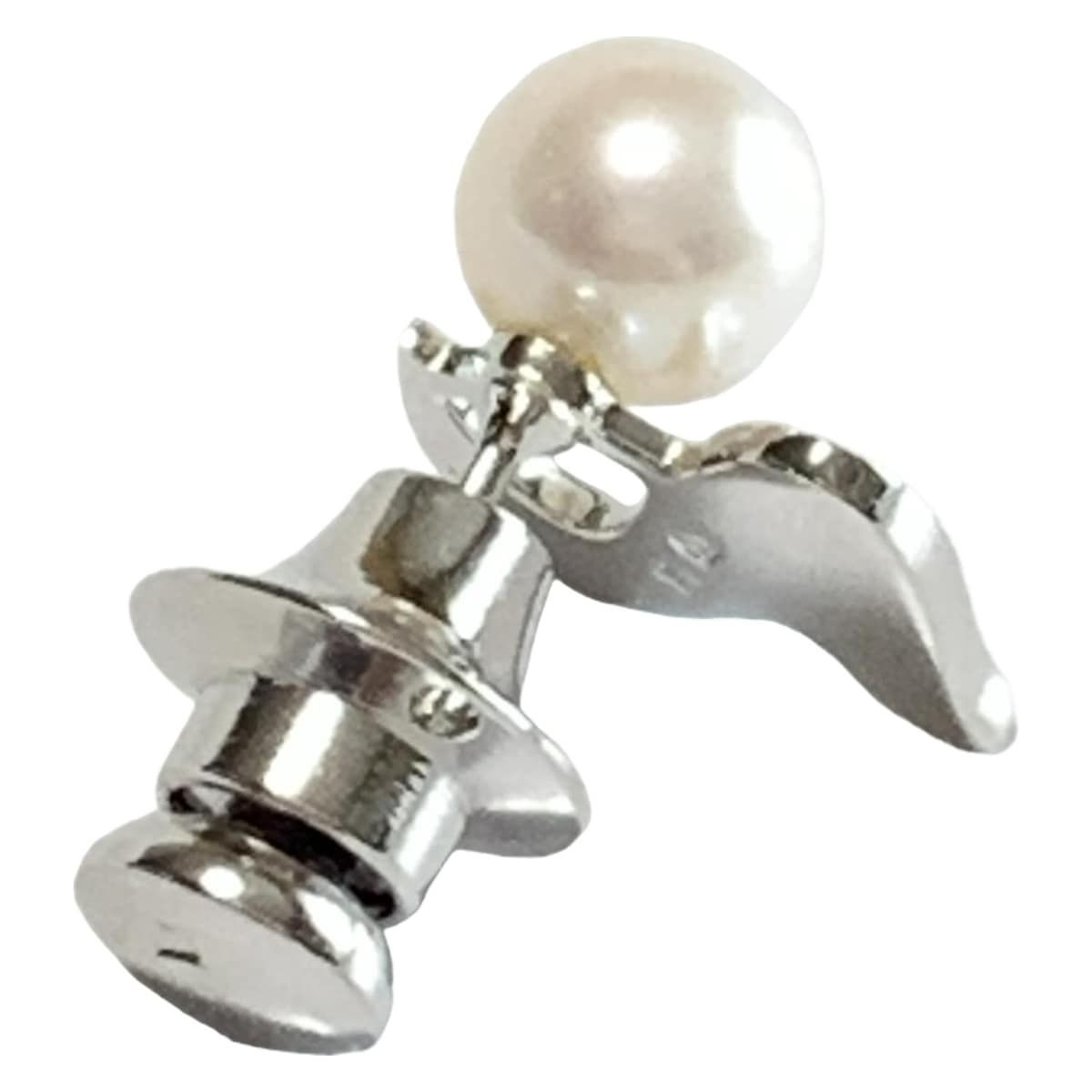 MIKIMOTO　ミキモト　シルバーブローチ mikimoto(ミキモト) ブローチ - シルバー×白 - メルカリ