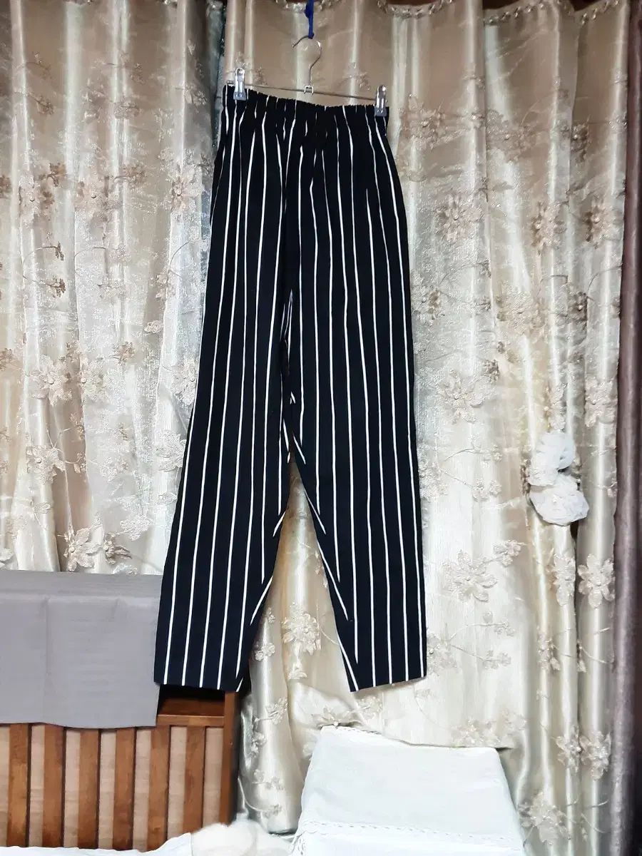 WILLFULLY ベージュ ワイドパンツ プリーツ入り ハイウエスト ベージュ プリーツ入り ワイドパンツ WILLFULLY ベージュ ワイドパンツ