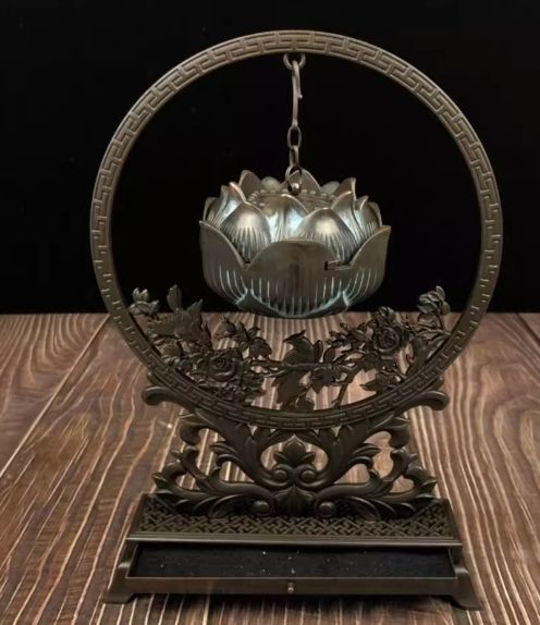蓮の花の炉です 銅製 装飾品 工芸品美術品 置物