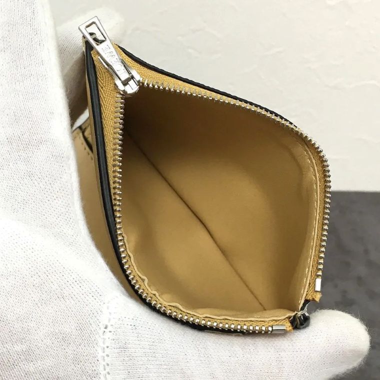 送料込み！ 未使用品 LOEWE バーティカルウォレットスモール 箱付き  