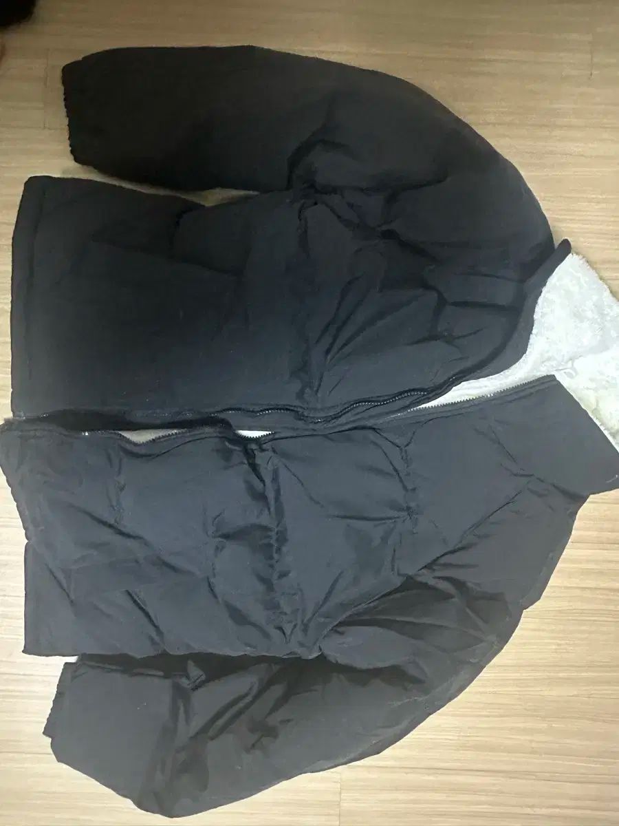 テムから 山 ダウンジャケット 出品