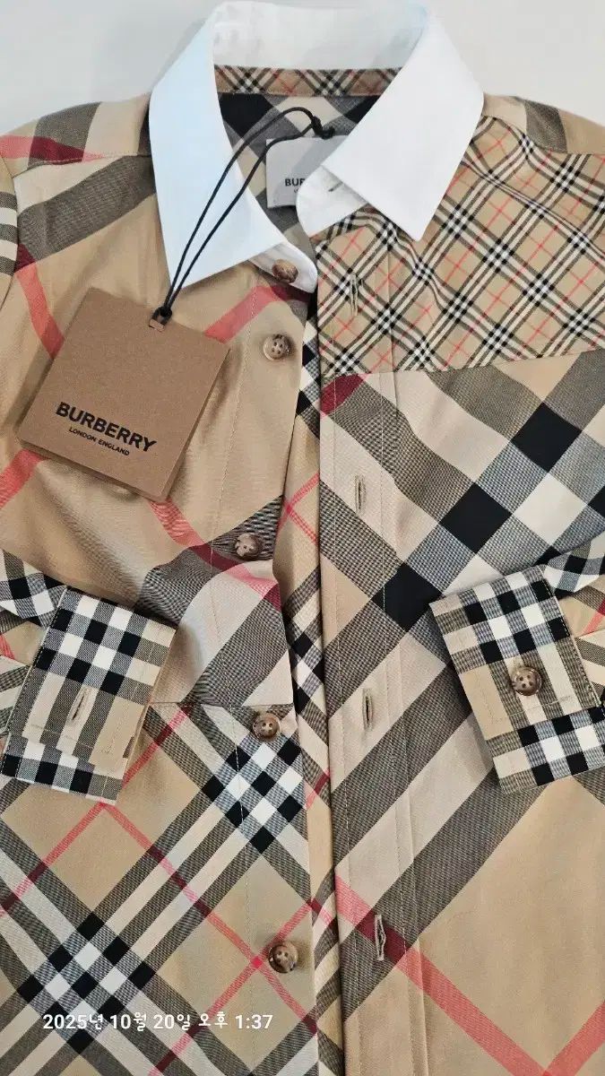 チェックシャツ