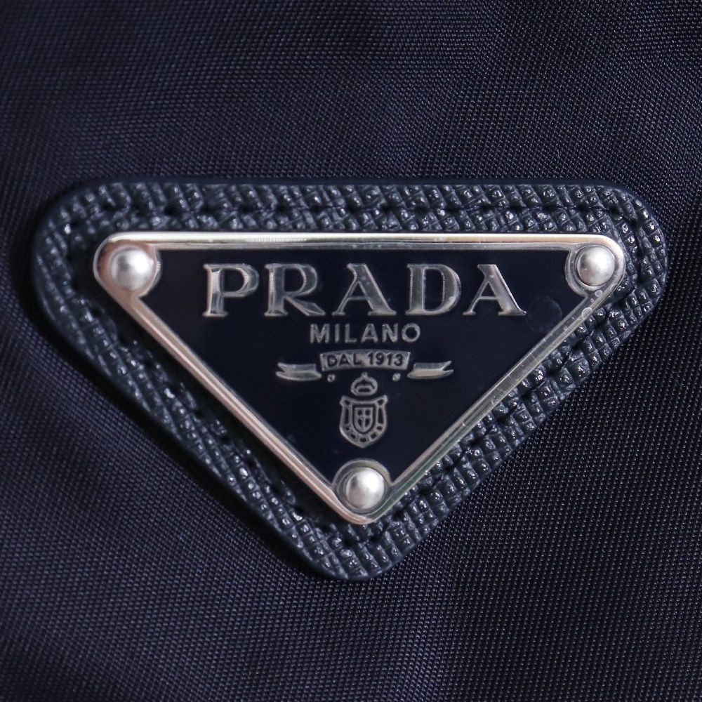 未使用 PRADA RE-NYLON 三角プレート カーゴハーフパンツ サイズ