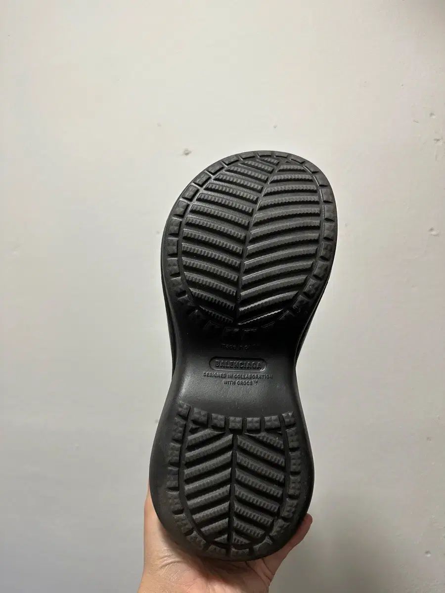 BALENCIAGA