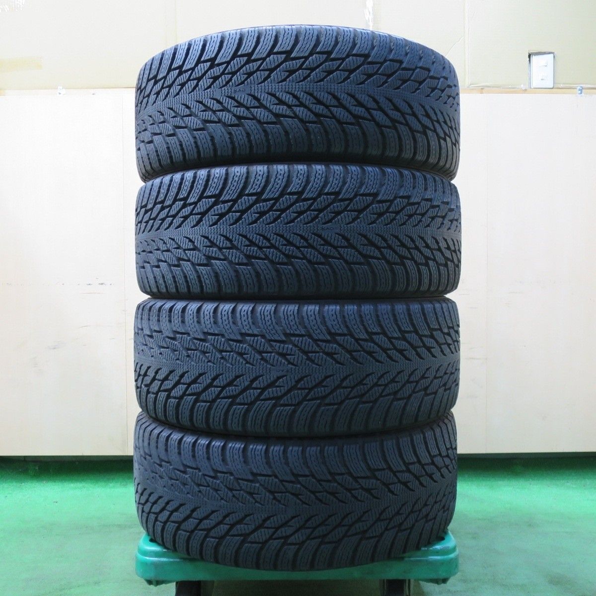 MAK FABRIK 18インチ スタッドレスタイヤ 225/60R18 BMW バリ溝 BMW 18