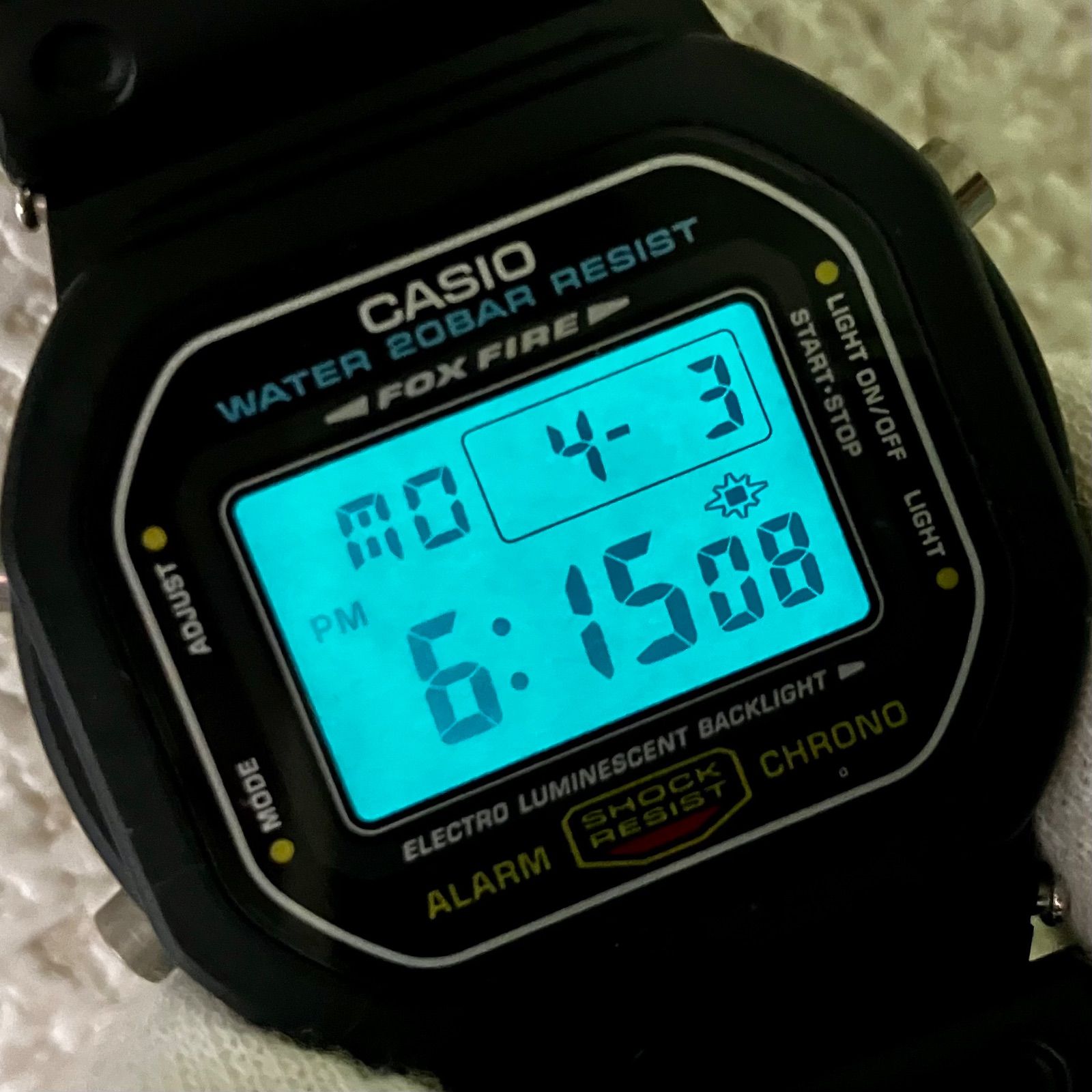 美品きれいです⭐️CASIO G-SHOCK】 DW-5600E FOX FIRE メンズ 腕時計