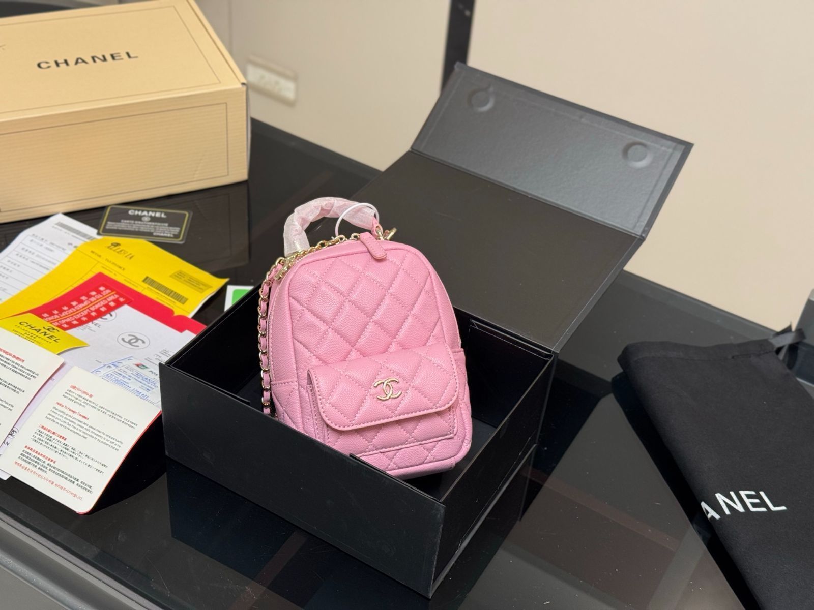 【24C☆希少カラー】 CHANEL ショルダーバッグ 注目の的！激レアカラー♪】CHANEL ココハンドル 24cm バッグ