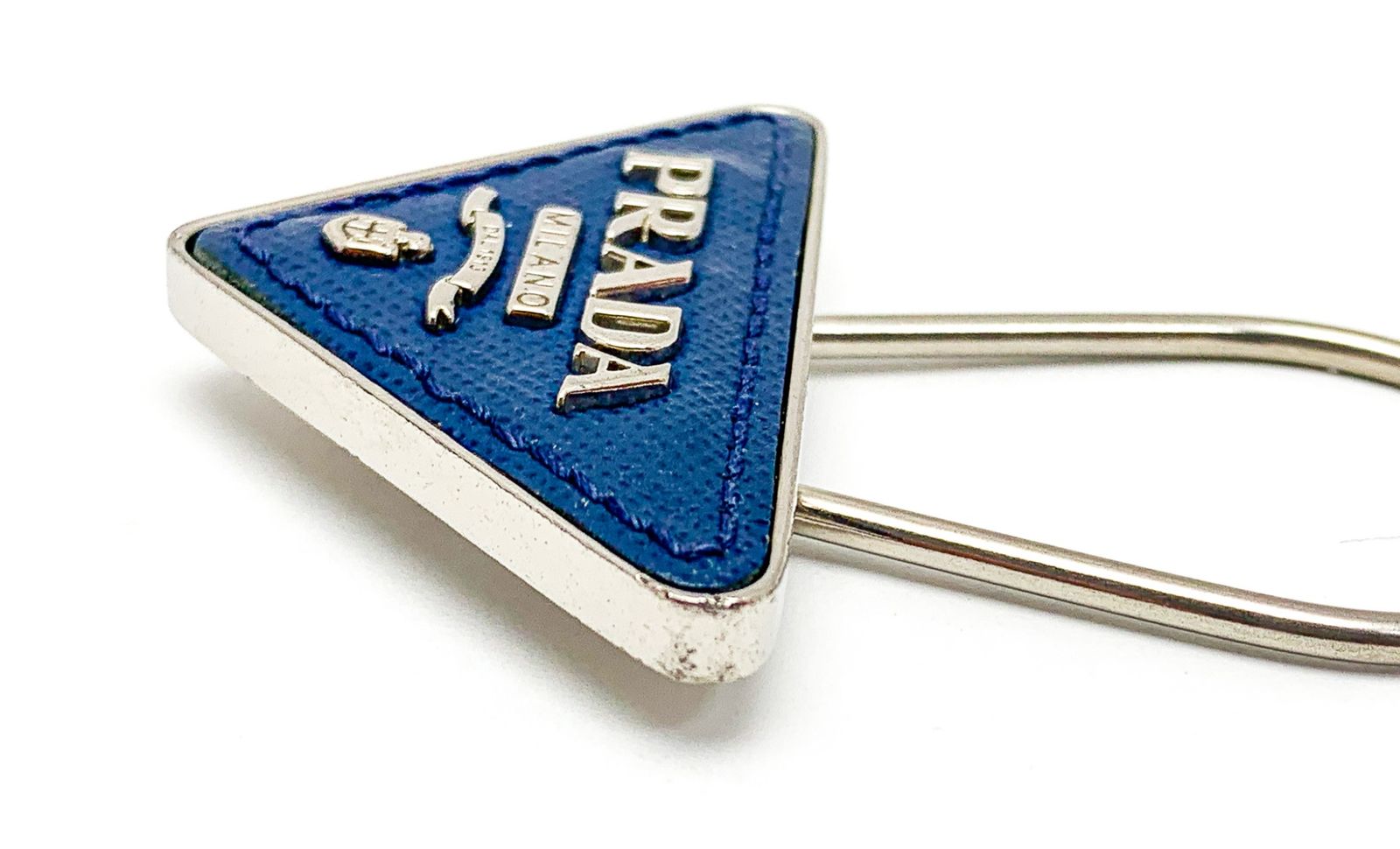 美品◎プラダ　キーリング　キーホルダー　三角ロゴプレート　ブラック　サフィアーノ 000000095391-01-m.jpg?t=