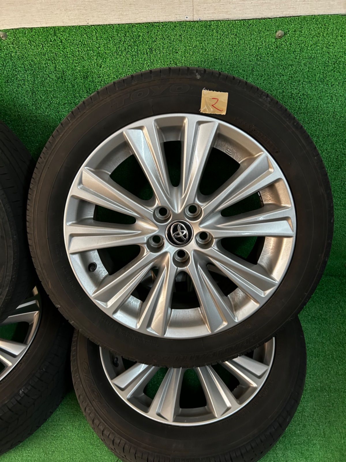 トヨタ アルファードハイブリッド純正アルミホイール