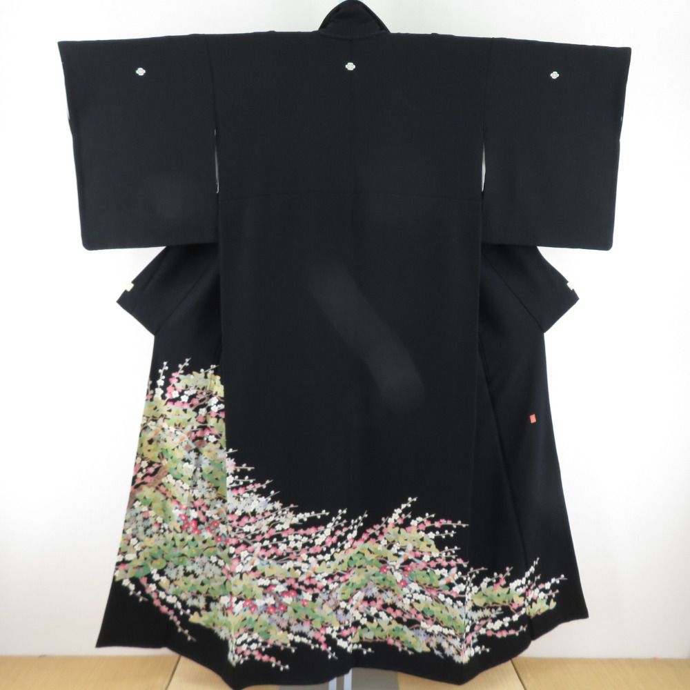 仕立て上がり加賀友禅百貫一つ紋素敵です！本日最終了。 - 黒留袖
