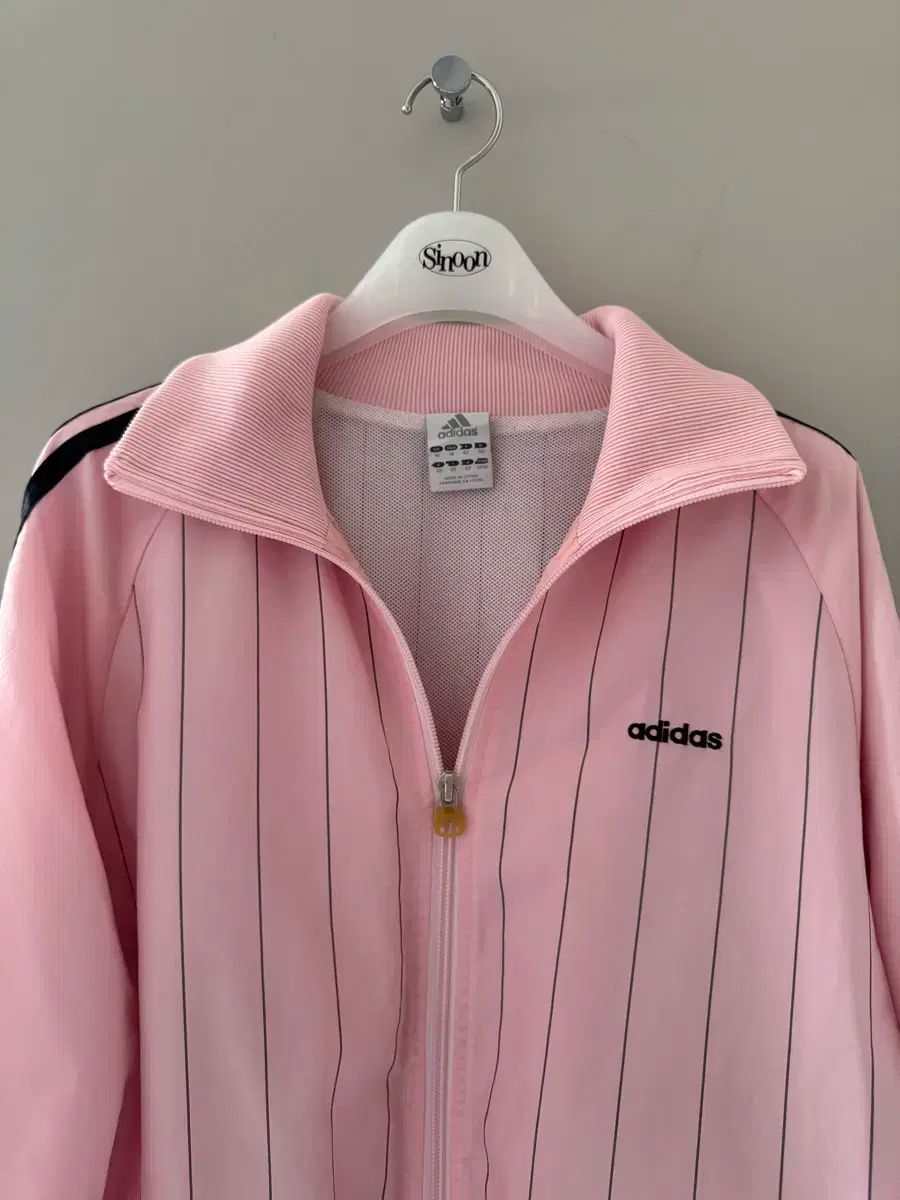 adidas アディダス ピンク ストライプ ウィンドブレーカー