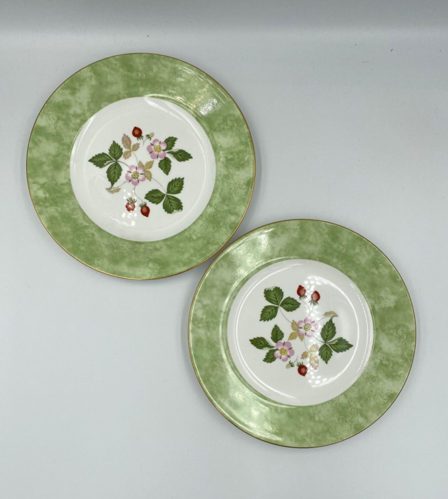 注文 ウェッジウッド ワイルドストロベリー カップ&ソーサー&プレート