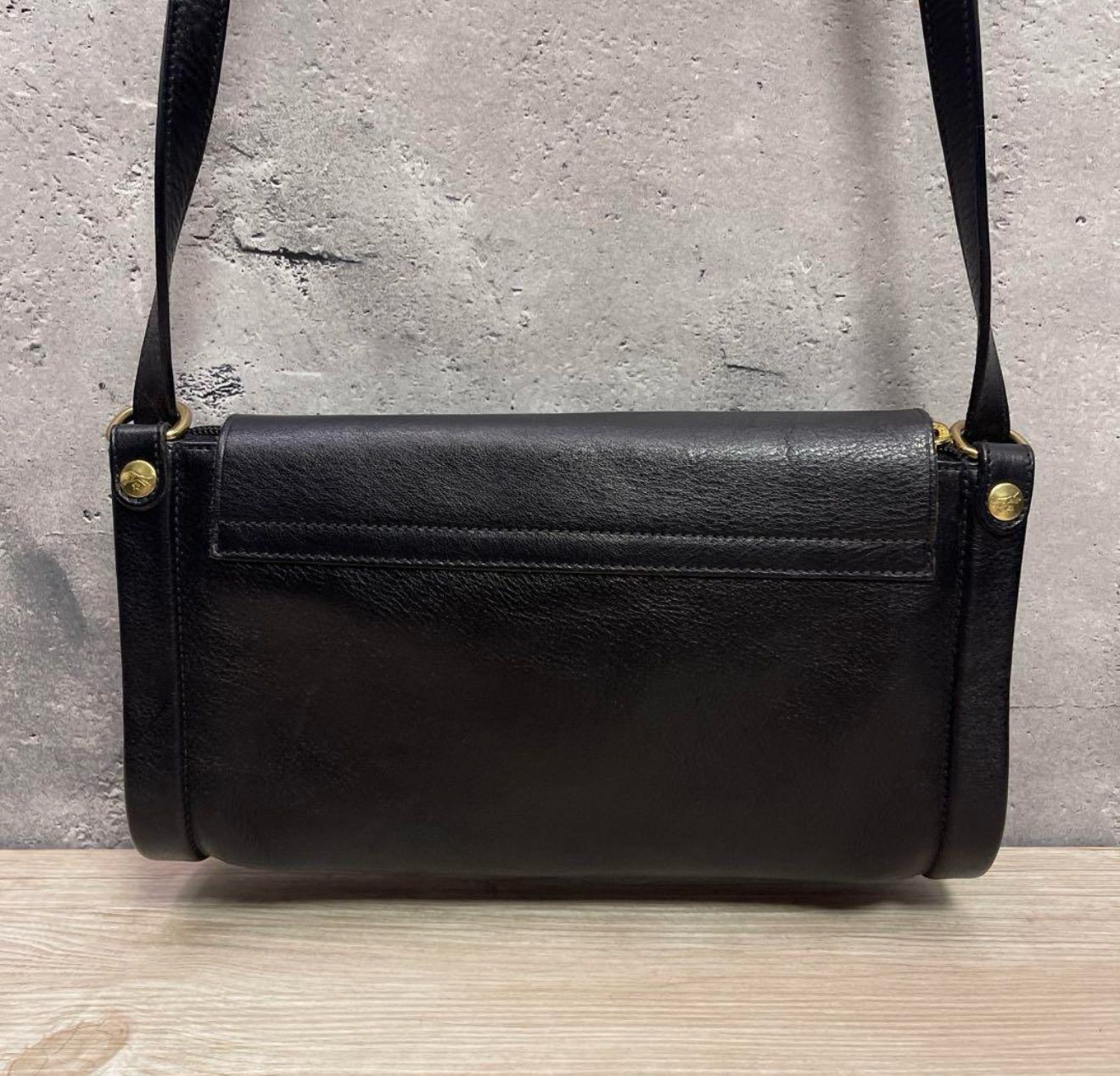 ✨美品✨筒型 イルビゾンテ ショルダーバッグ レザー 本革 ブラック 黒 