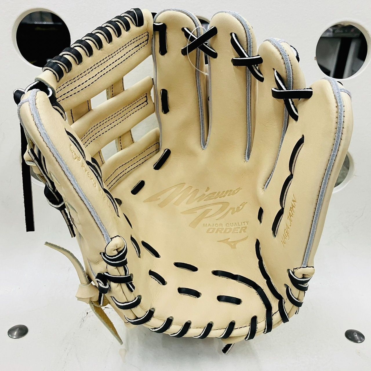 ミズノプロ　MIZUNOPRO　オリジナルオーダーグラブ　硬式用　内野手用　やや大きめ　ブロンド　HAGAJAPAN製　高校野球対応　コユニ可　 サード用　内野手オールラウンド　プレキシーキップレザー採用