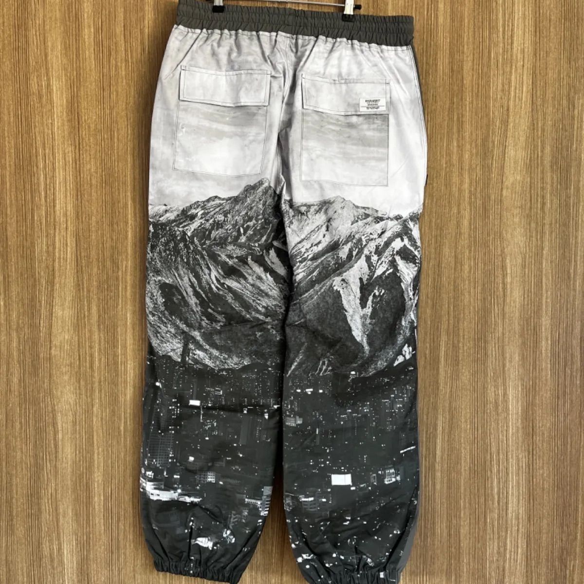 モノブラック L