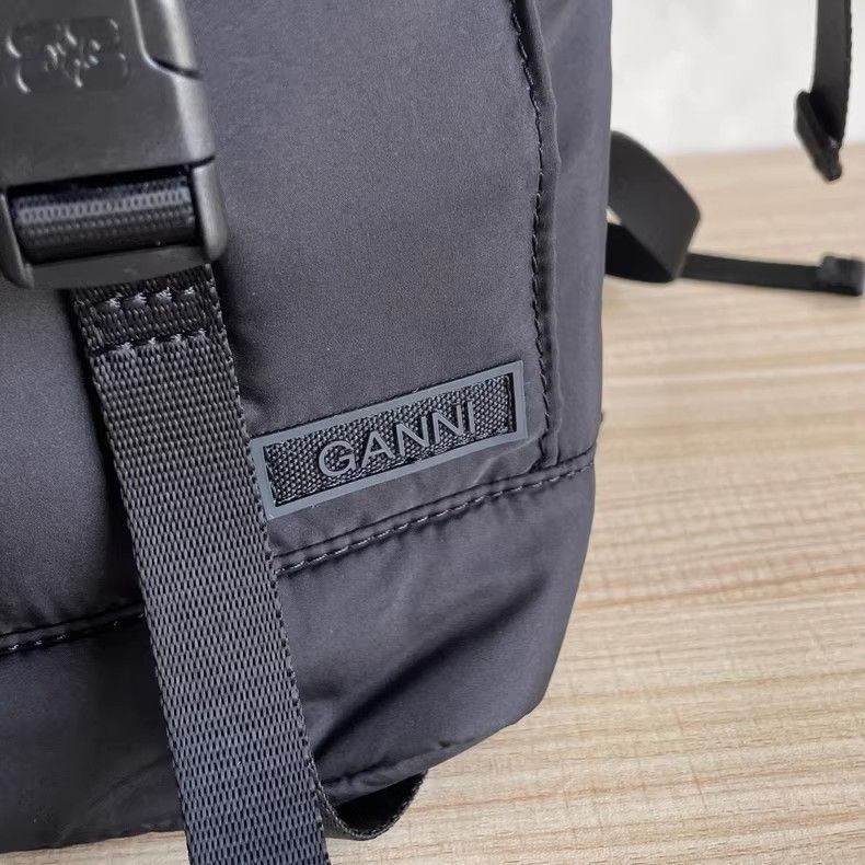 Ganniブラック ナイロン リュック・バックパック GANNI ガニー バッグ バックパック（リュック） TECH BACKPACK