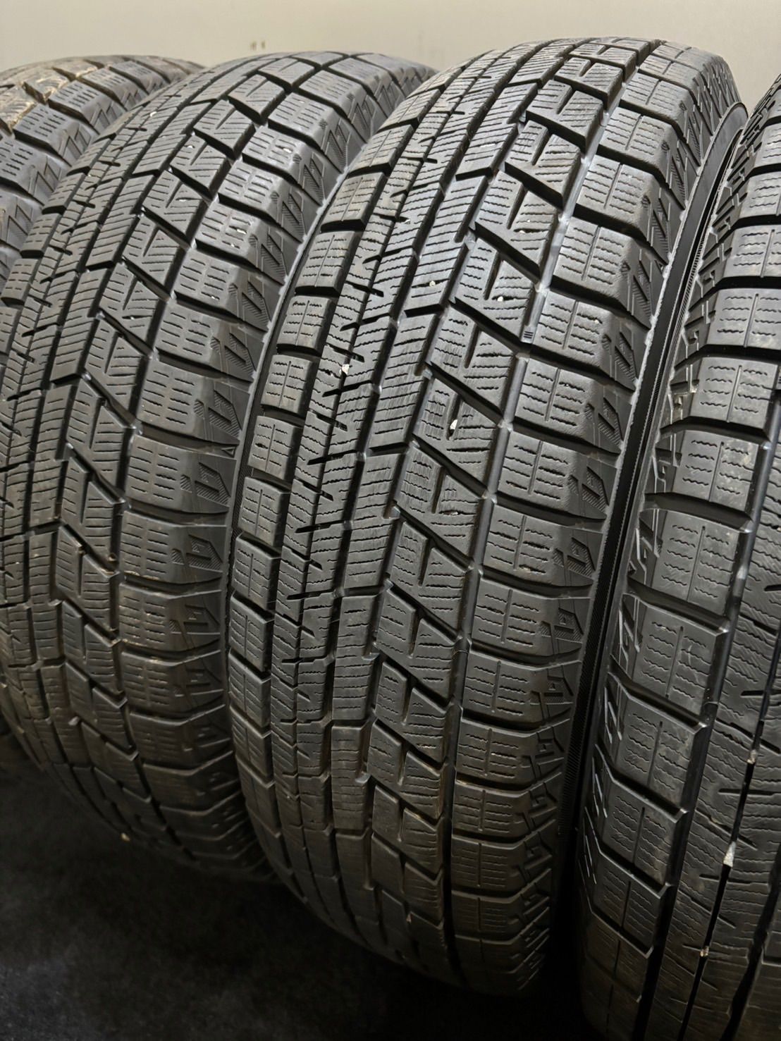 175 70R14 YOKOHAMA ice GUARD iG60 23年製 スタッドレス 4本 ヨコハマ アイスガード アクア ヤリス フィット ヴィッツ 4-K123