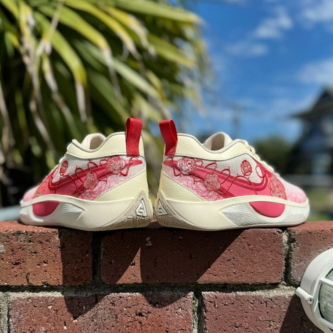 NIKE GIANNIS FREAK 6 GS 'ROSES' ナイキ ヤニス フリーク 6