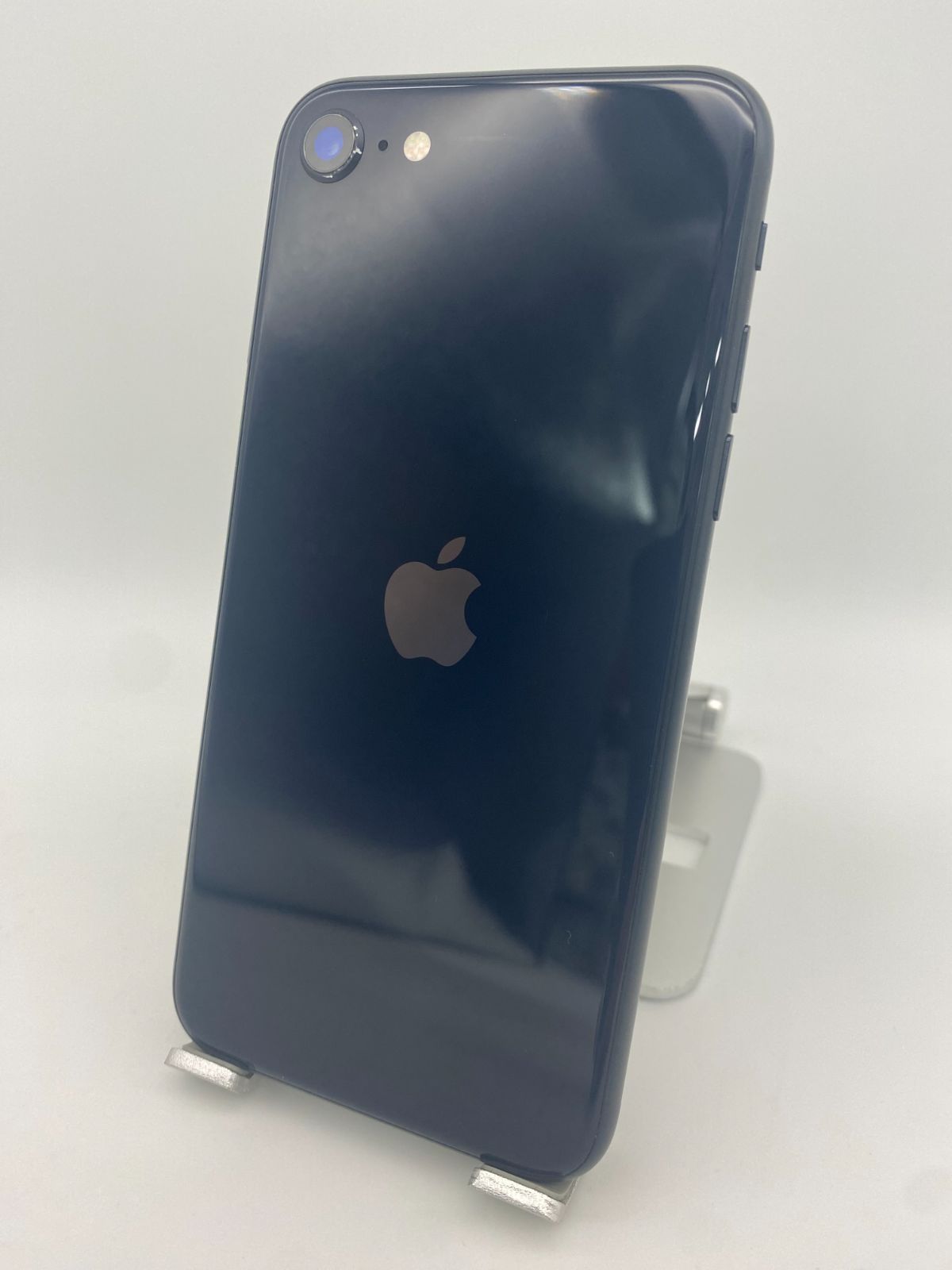 118 ★美品★iPhone SE 第3世代 64GB純正新品バッテリー100% ☆美品☆充電69回☆iPhone SE 第3世代 64GB ミッドナイト