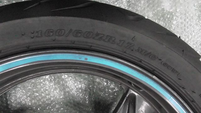 ZZR400　ZX400N-0115xxx　の　リアホイール タイヤ付 *1662598685