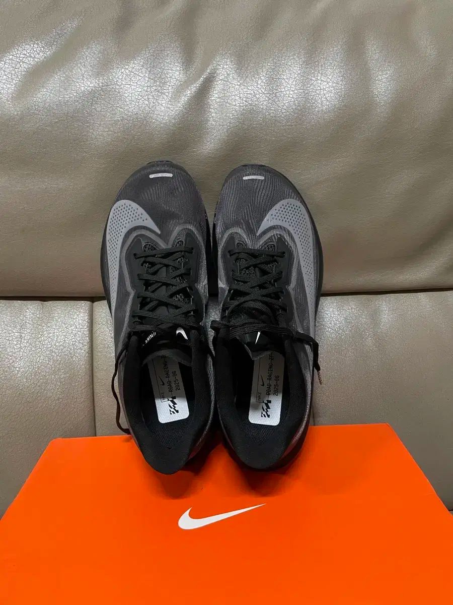 270 NIKE(ナイキ) ズームフライ 6 黒 グレー NIKE(ナイキ) / THE 270 NIKE(ナイキ) ズームフライ 6 黒 グレー NIKE(ナイキ) / THE