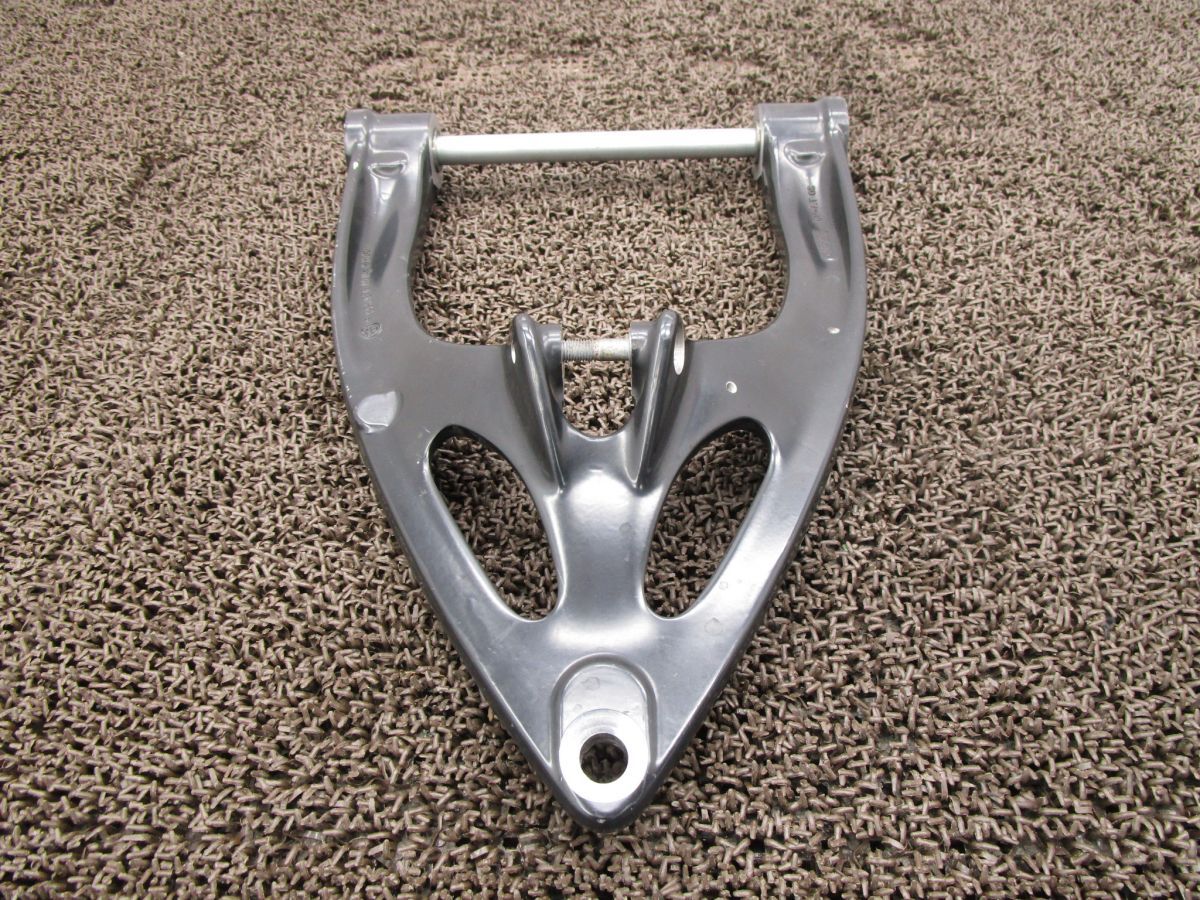 フロントフォークアーム